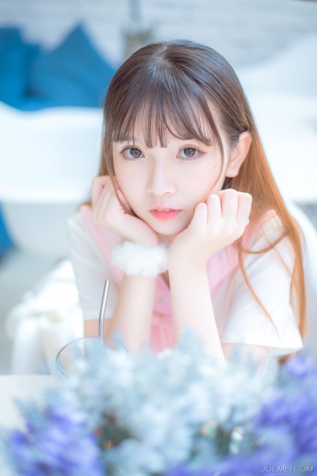 “你……”刘璝皱眉看向孟达，有些不解，这孟达不是刘璋的心腹吗？为何要救自己。